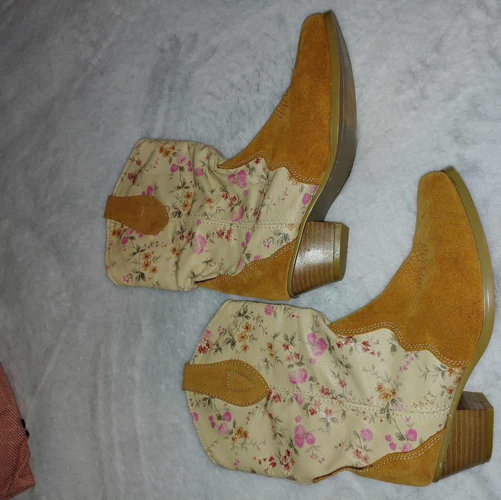 Boots! - Picture 2 of 3